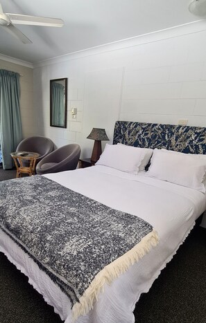 Deluxe Double Room | Free WiFi - Bramston Beach Resort (Bramston Beach)