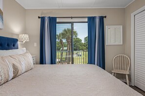 3 Schlafzimmer, Schreibtisch, Bügeleisen/Bügelbrett, Reisekinderbett
