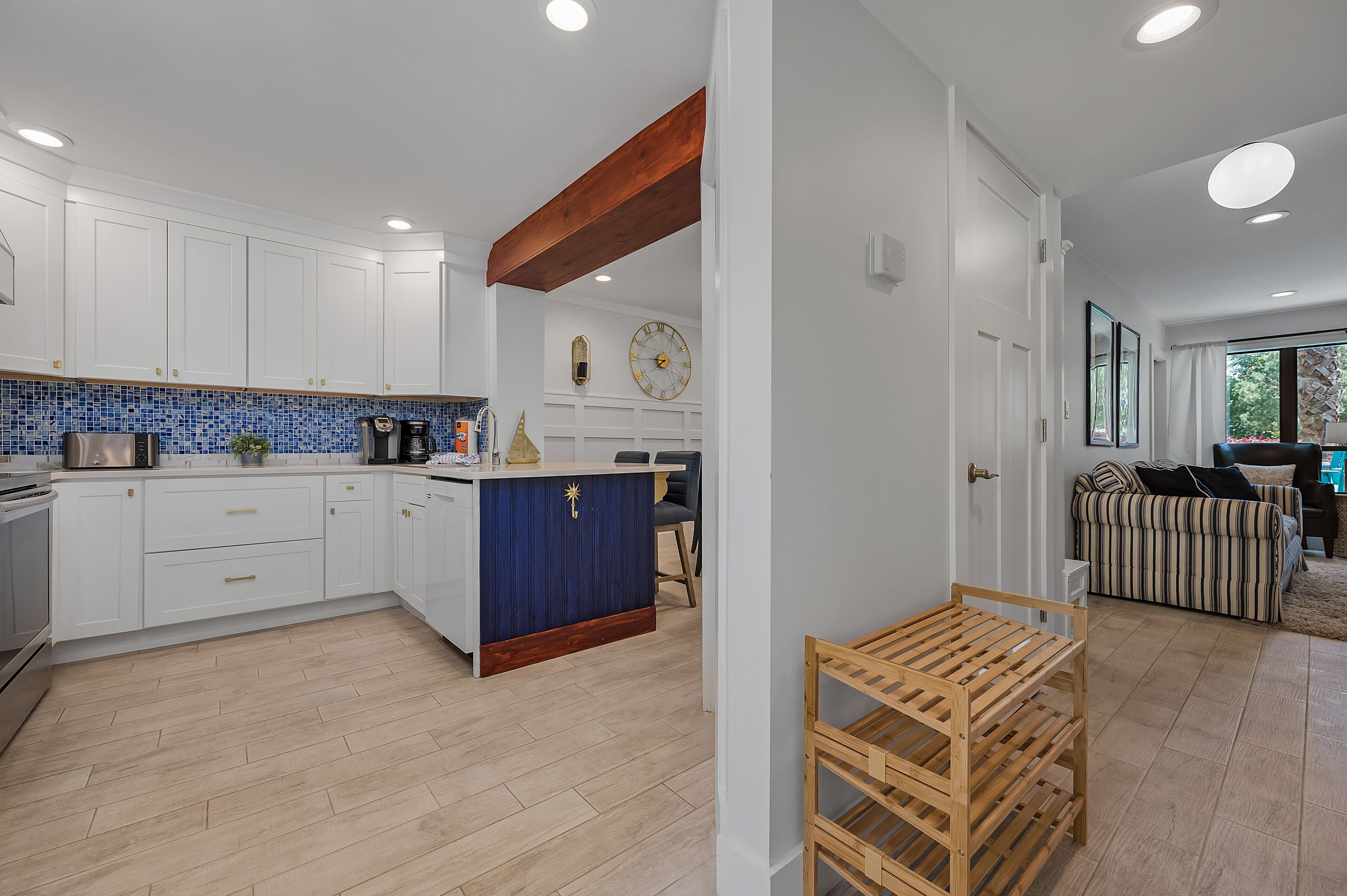 Beach and Resort home! New 6 seater golf cart, beach access and pools!