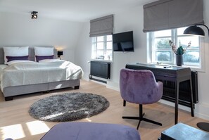 8 bedrooms, desk, WiFi, bed sheets - Haus Bo - Ehemals Stephanie - Das Haus Bo Domizil Ohnegleichen (Kampen (Sylt))