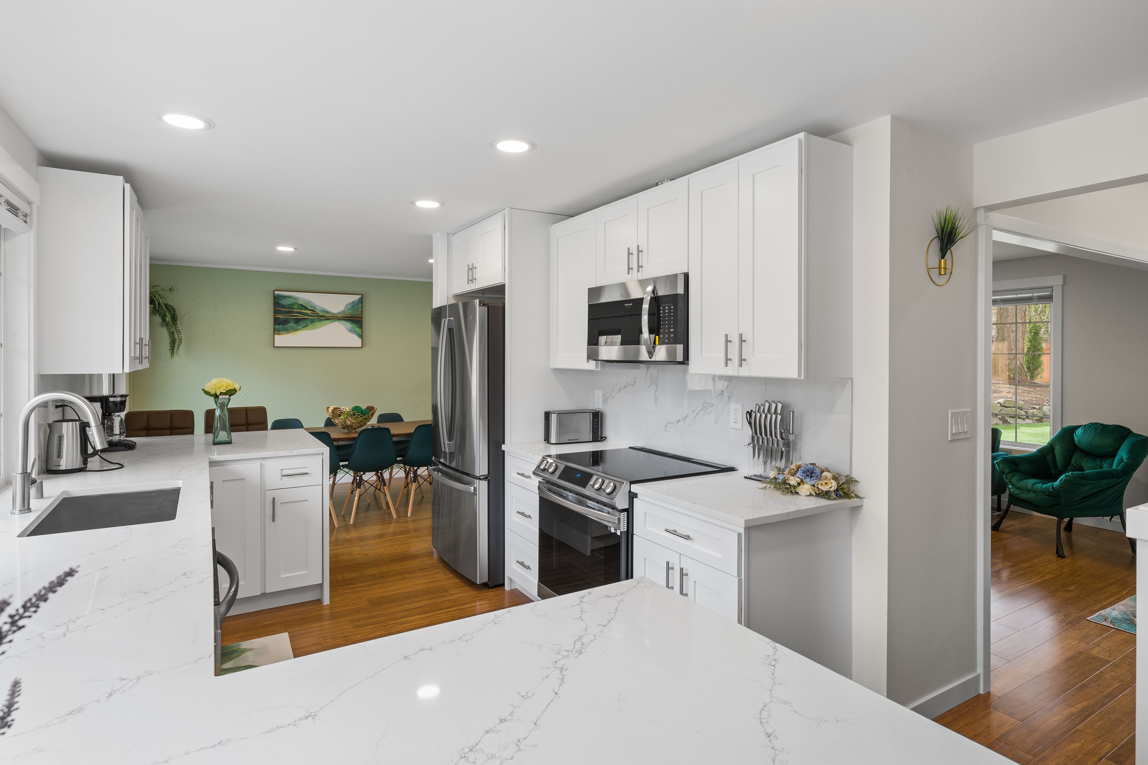 4BD/3BA Abode w Hot tub and Sauna NEW