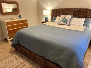3 bedrooms, desk, iron/ironing board, free WiFi