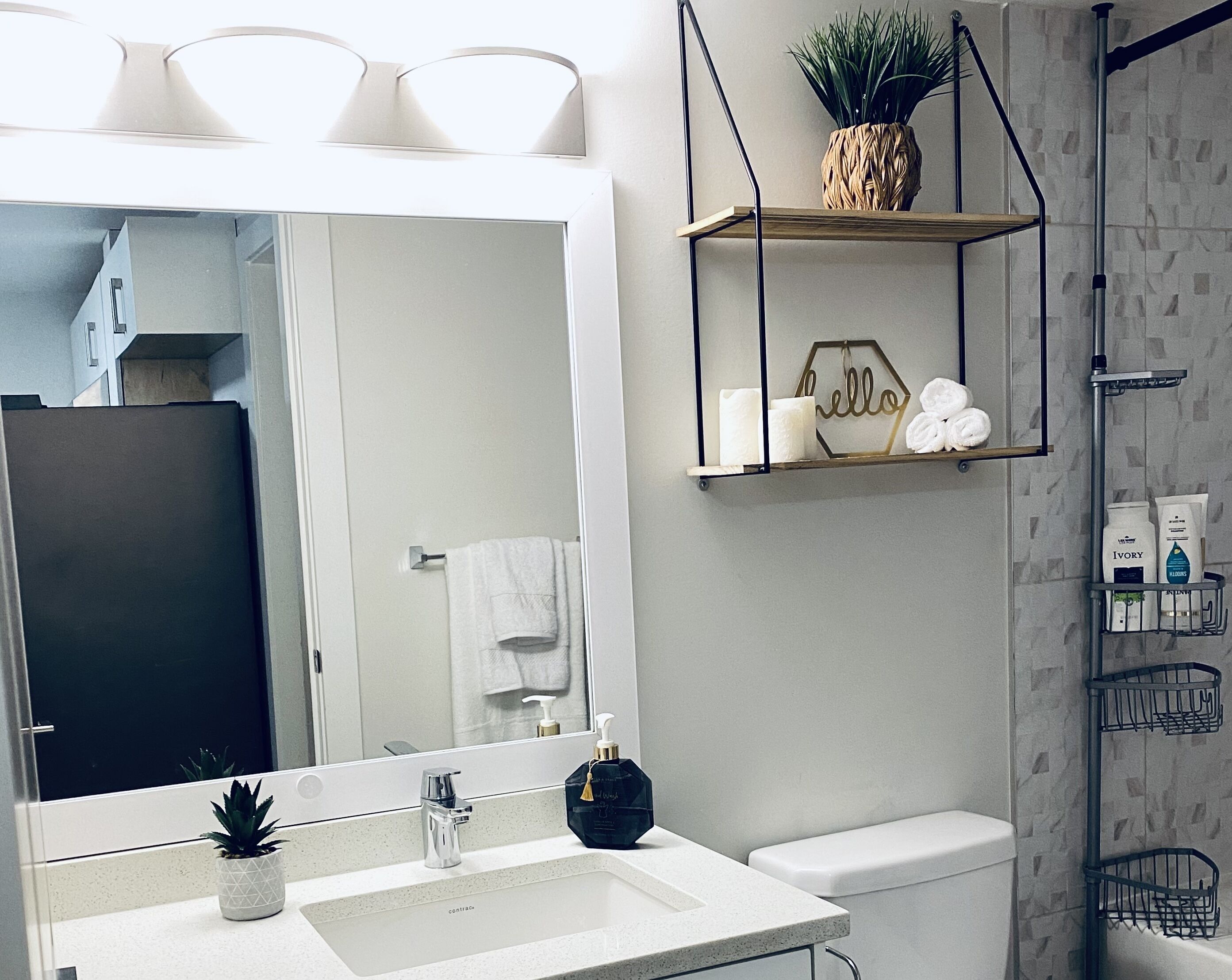 Dream Home ~ Modern & Cozy ~ We provide everything you need to feel like Home 💕