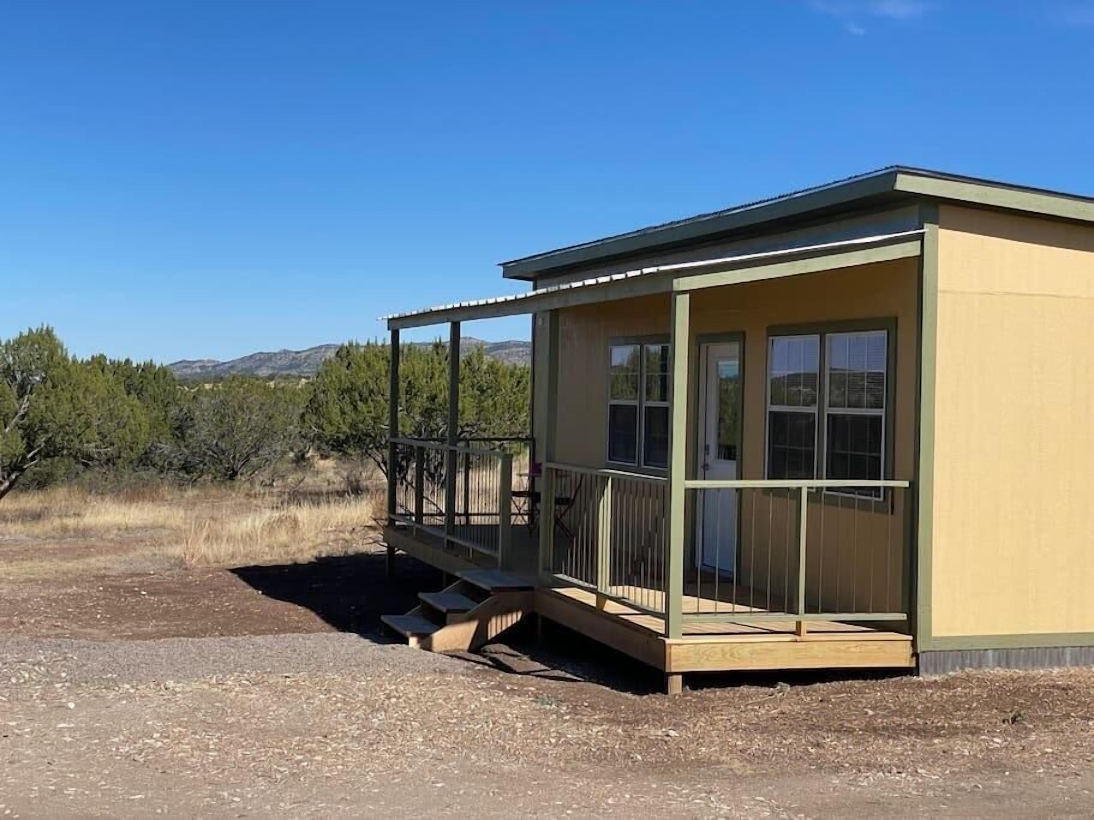 *Private 'Cabin In the Woods' - Sleeps 4 w/ PORCH