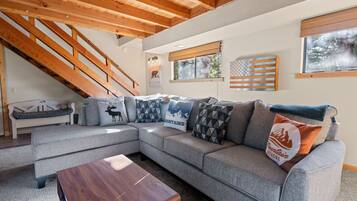 Smart-tv och eldstad