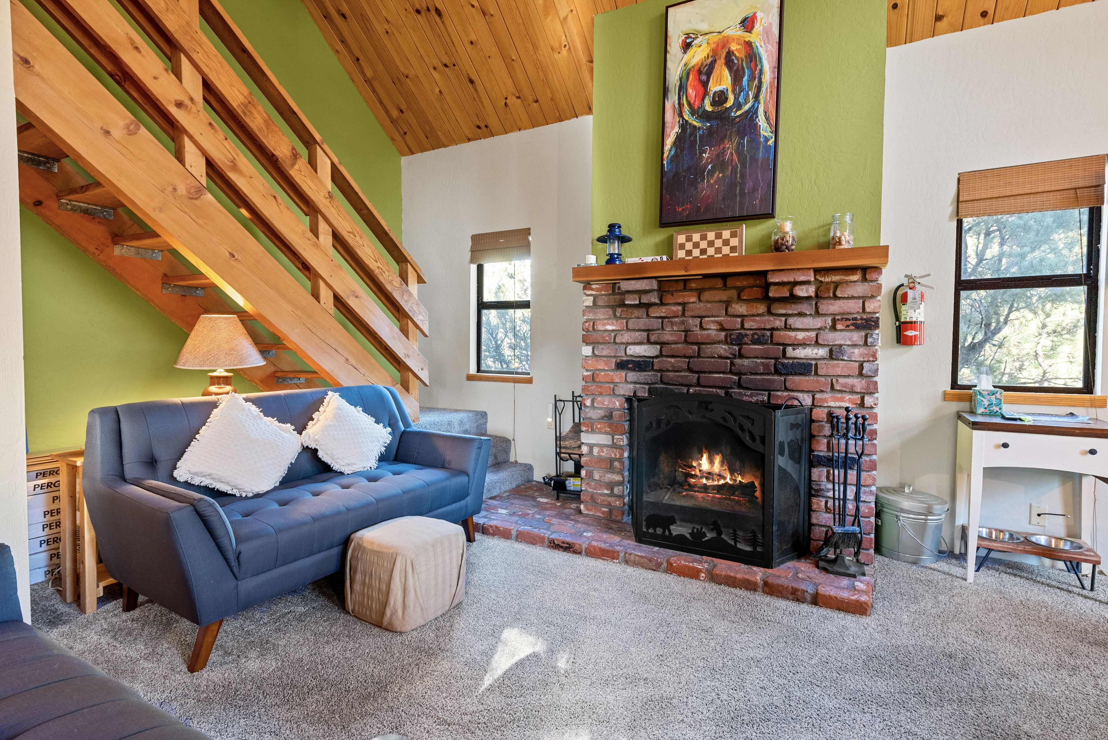 Treehouse On Rainbow - A newly remodeled cabin perfect for a mountain getaway