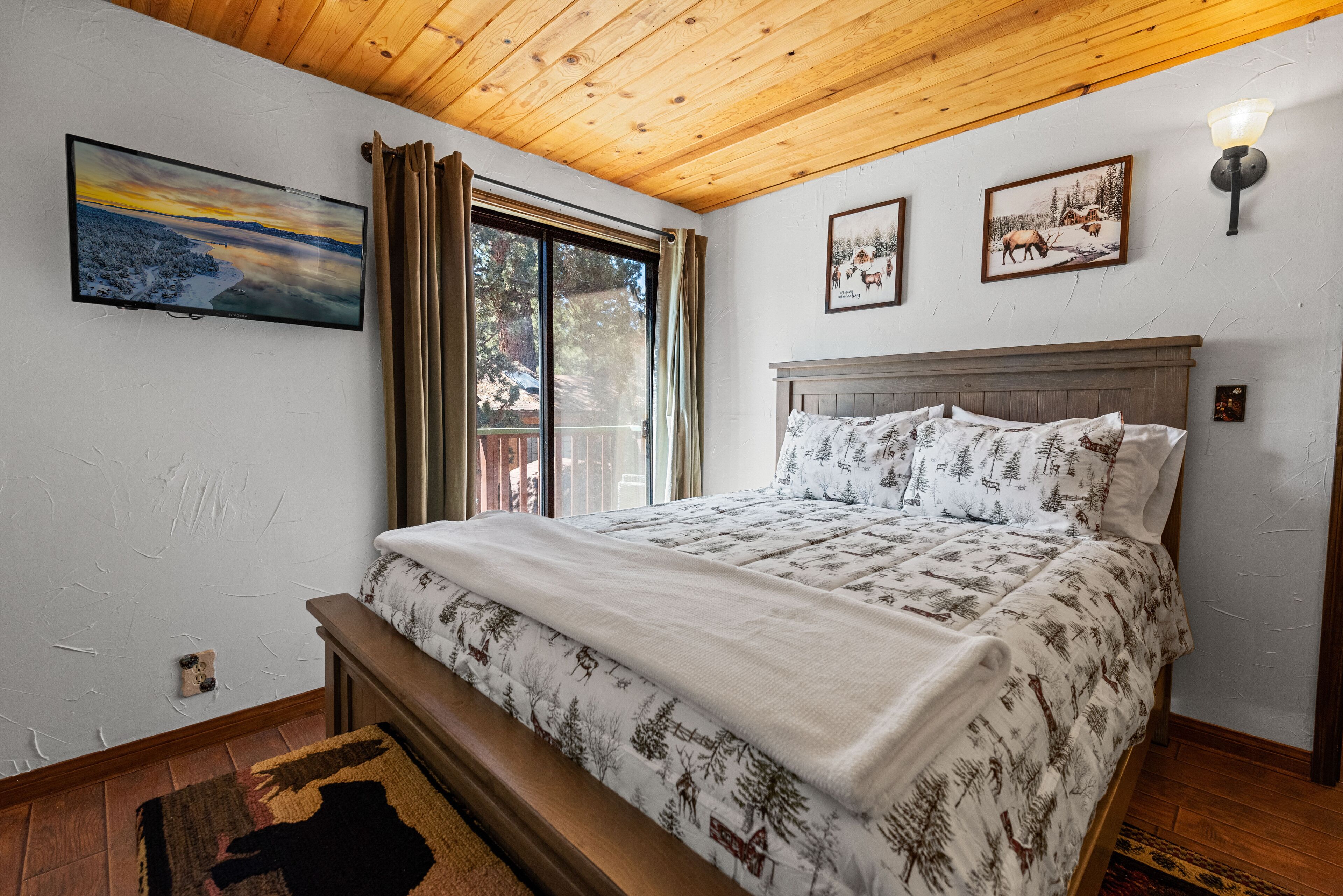 Shepherd's Cabin - Gambrel cabin, spacious while still being cozy and inviting!