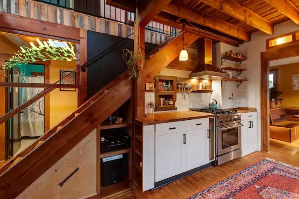 Artistic timberframe craftsman