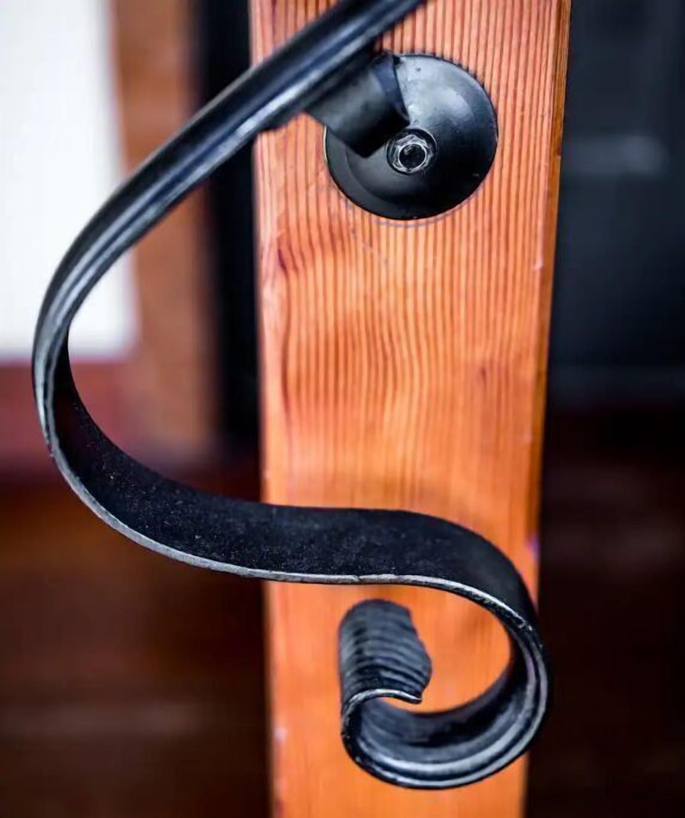 Artistic timberframe craftsman