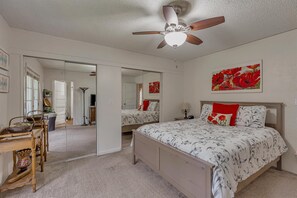 2 Schlafzimmer, Schreibtisch, Bügeleisen/Bügelbrett, kostenloses WLAN