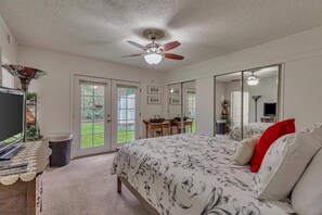 2 habitaciones, escritorio, tabla de planchar con plancha y wifi gratis 