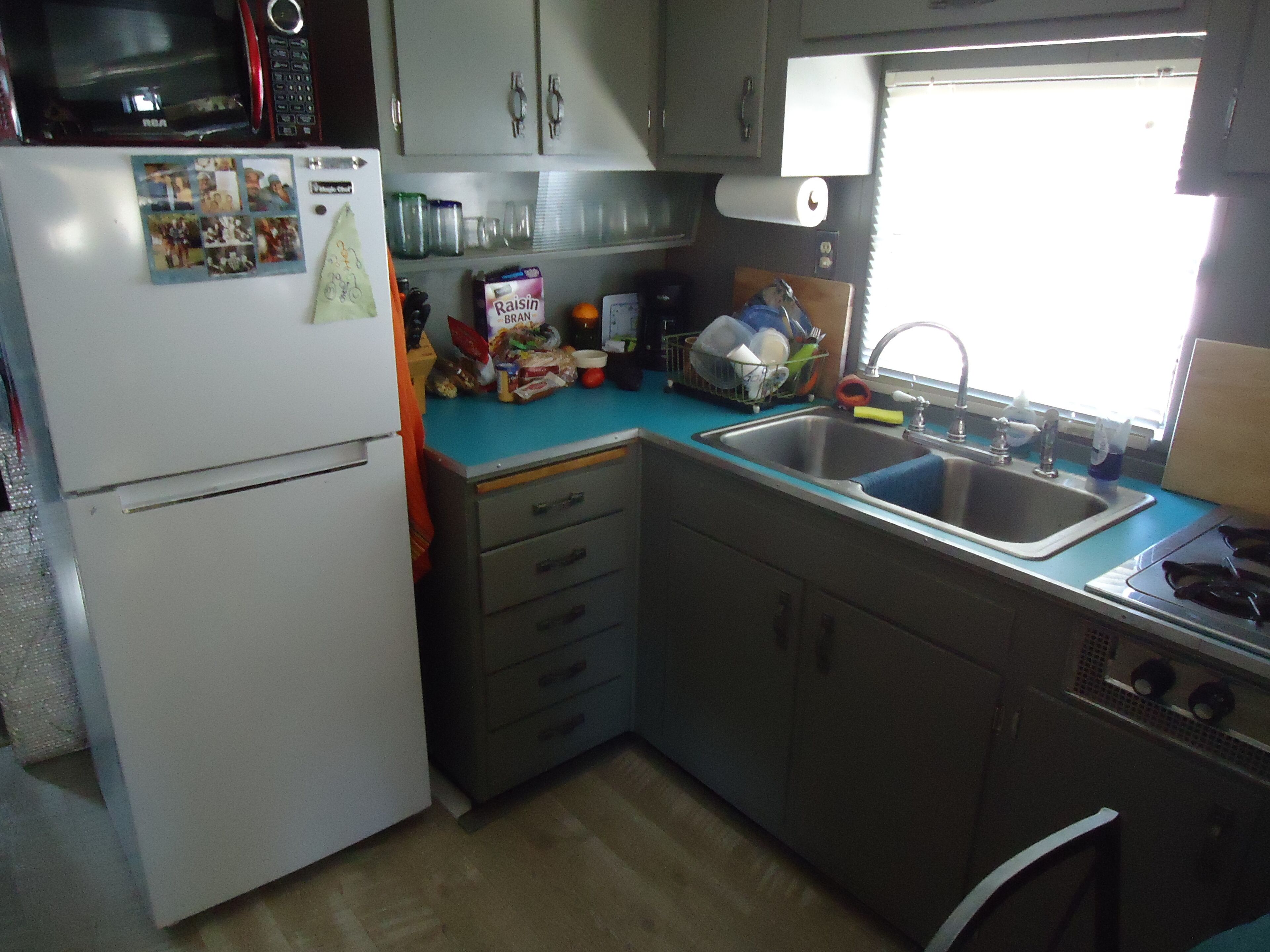 FOY SPA RESORT  Niland Retro1958 Spartan Mobile Home Gym-Pools-pickleballle ball