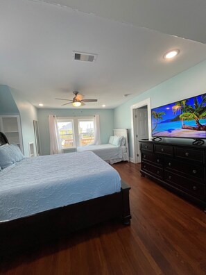 3 bedrooms, desk, iron/ironing board, free WiFi