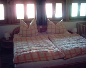 2 Schlafzimmer, Internetzugang, Bettwäsche