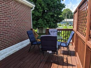 Outdoor dining - The Conduit at Confluence (Confluence)