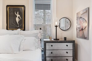 2 bedrooms, desk, free WiFi, bed sheets - Luxury 2Bed 2Bath Apartment in Heart of Historic Pittsford Village (Pittsford)