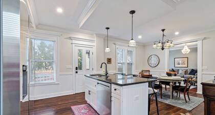 Luxury 2Bed 2Bath Apartment in Heart of Historic Pittsford Village