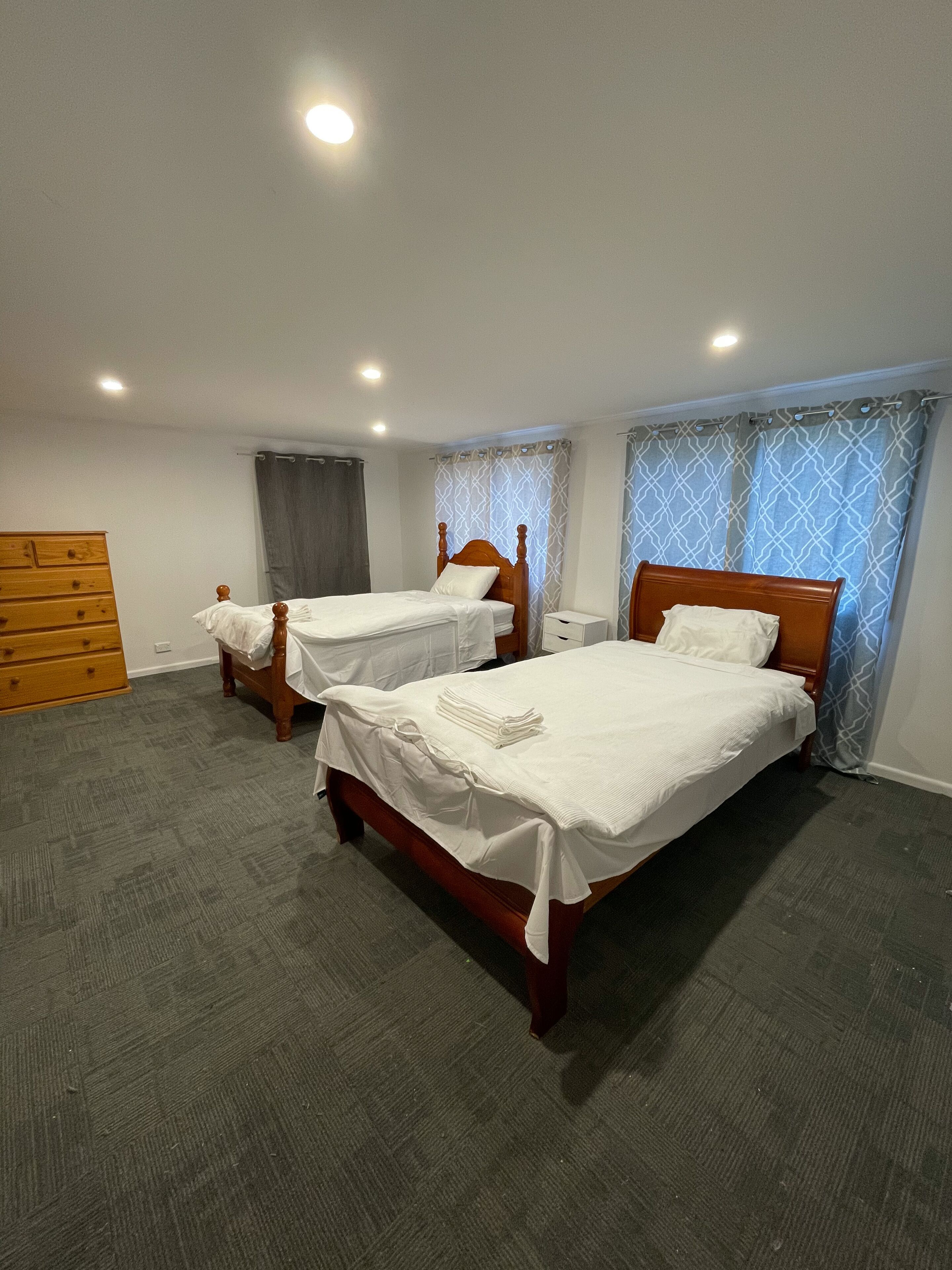 5 bedrooms, iron/ironing board, WiFi
