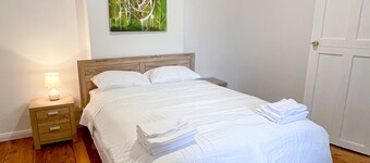 Low Price Clean Linen Free Stuff No. 3 sleep 15 persons