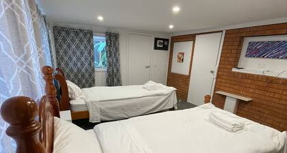 Low Price Clean Linen Free Stuff No. 3 sleep 15 persons