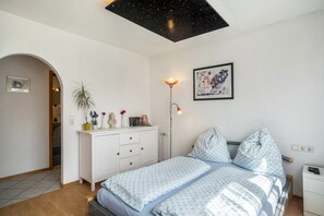 1 bedroom, free WiFi, bed sheets - Holiday Apartment 'Schläfer' (Kappel-Grafenhausen)