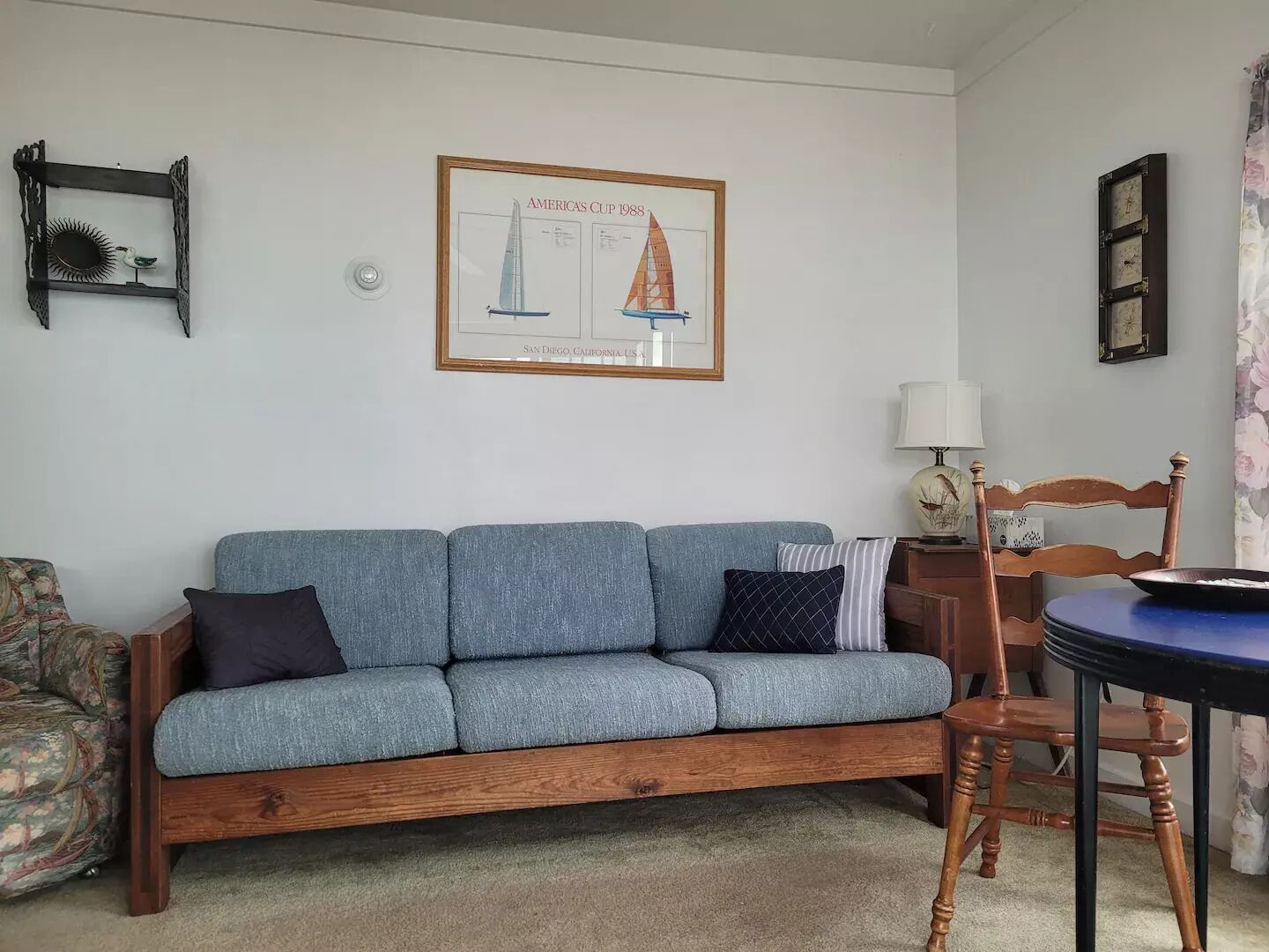 Lakefront Apt 2nd floor near Wineries and Geneva on the Lake 