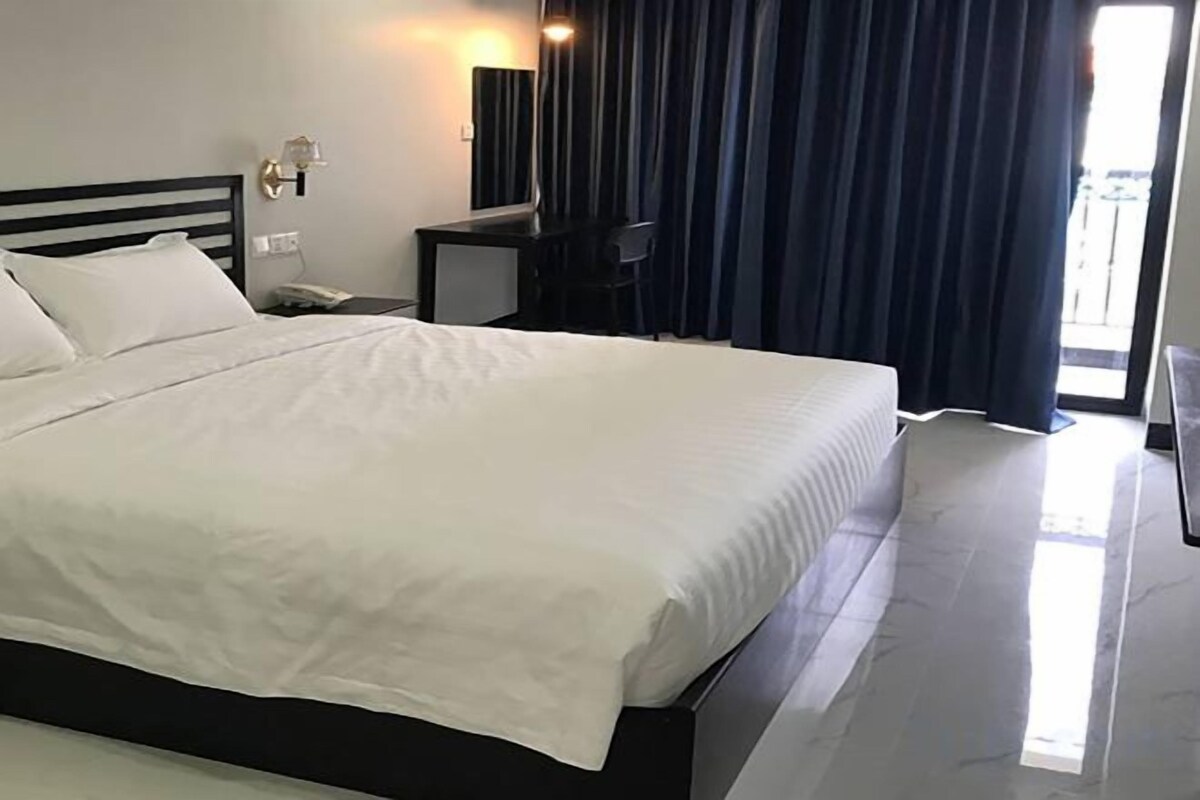 In-room safe, desk, iron/ironing board (on request), WiFi (free)
