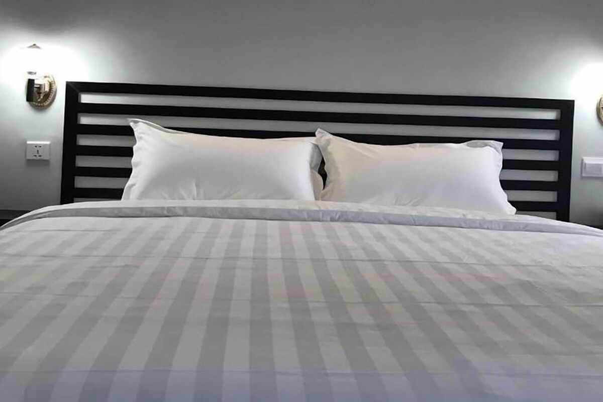 In-room safe, desk, iron/ironing board (on request), free WiFi