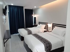 Deluxe Twin Room | In-room safe, desk, iron/ironing board, free WiFi - Hotel Chom Chao City (Phnom Penh)