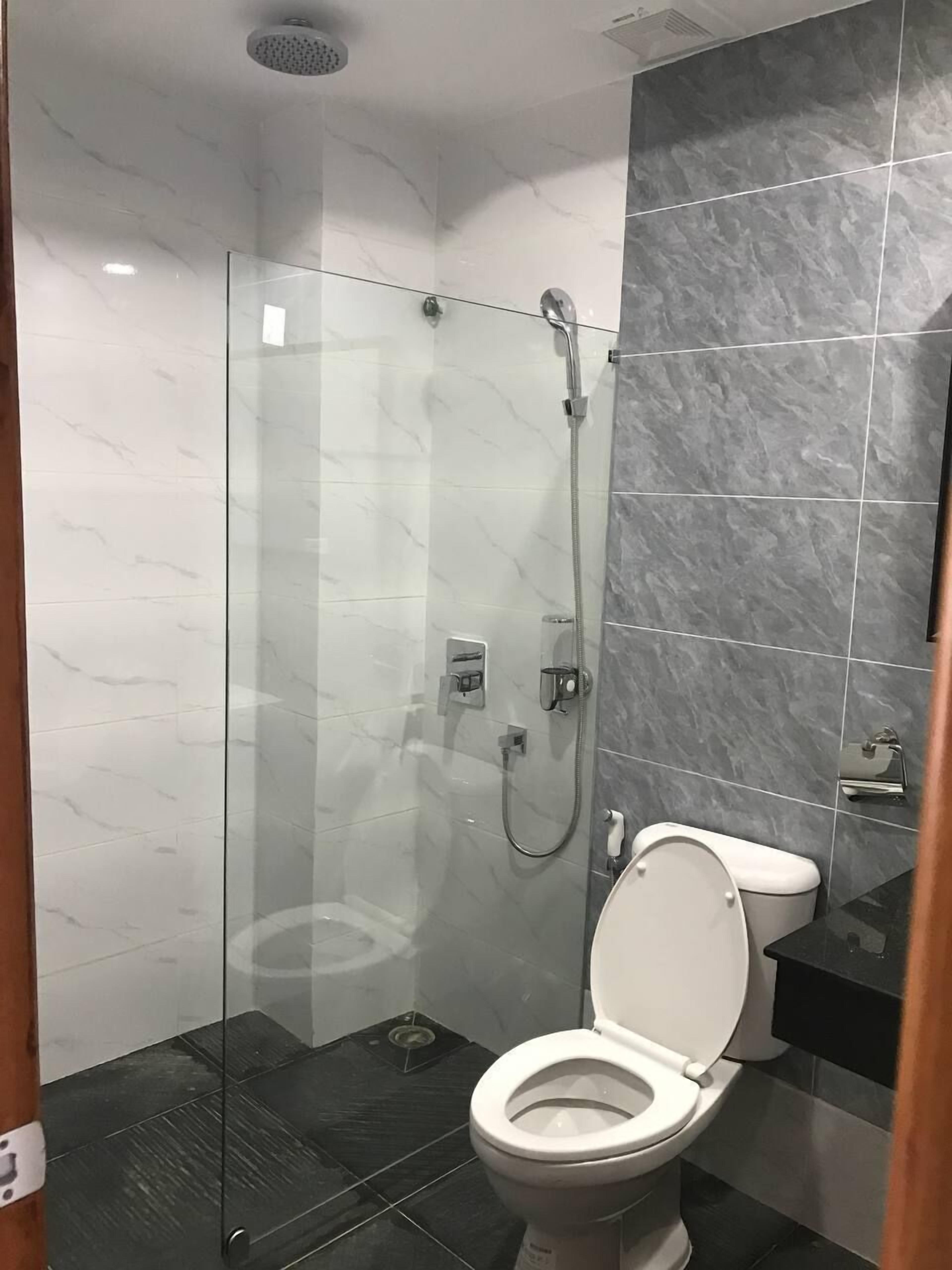 free toiletries, hair dryer, towels