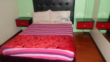 Comfort Single Room, 1 Bedroom | Premium bedding, down comforters, Select Comfort beds, minibar