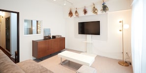 Family Room | Living area | 50-inch flat-screen TV with satellite channels, TV