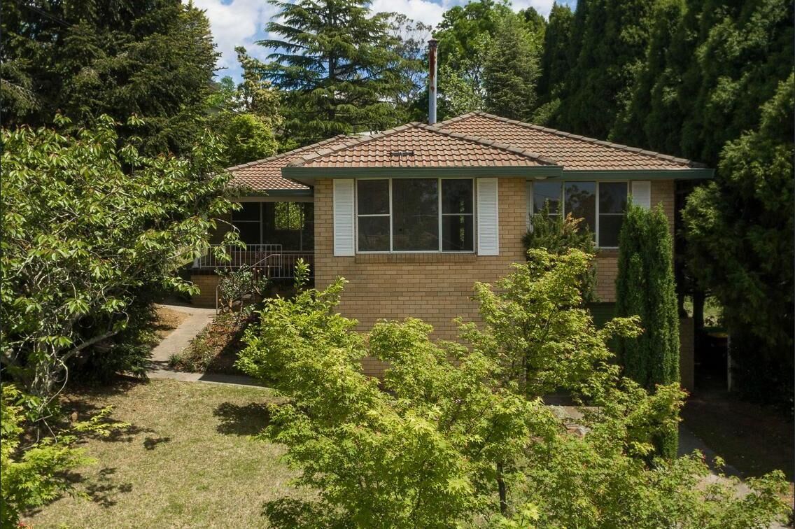 Original mid century, Retro Bungalow.