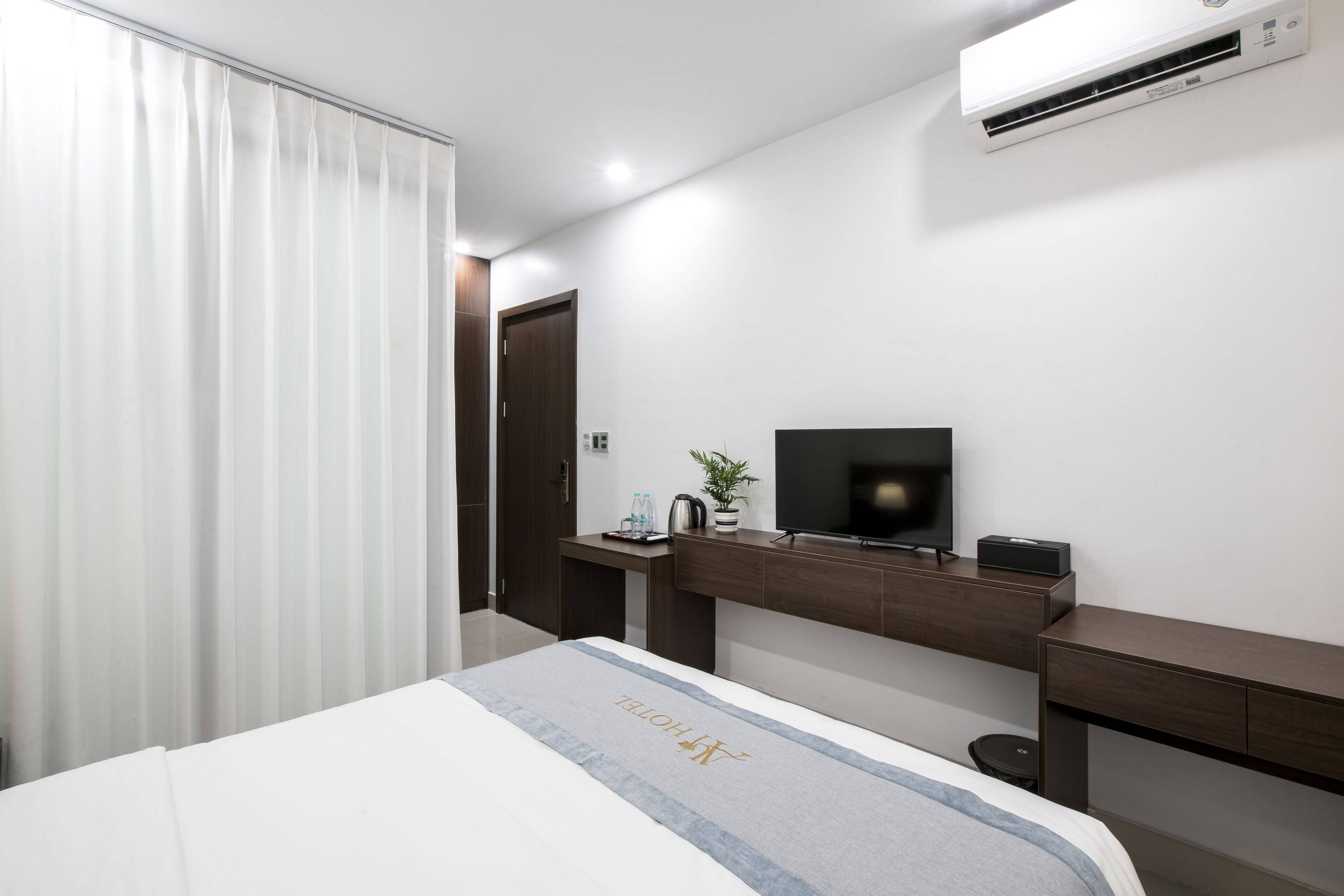 Standard Double Room | Desk, soundproofing, WiFi (free), bed sheets