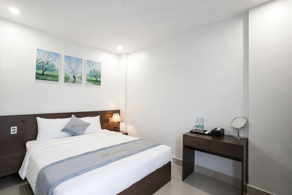 Bureau, chambres insonorisées, Wi-Fi gratuit, draps fournis