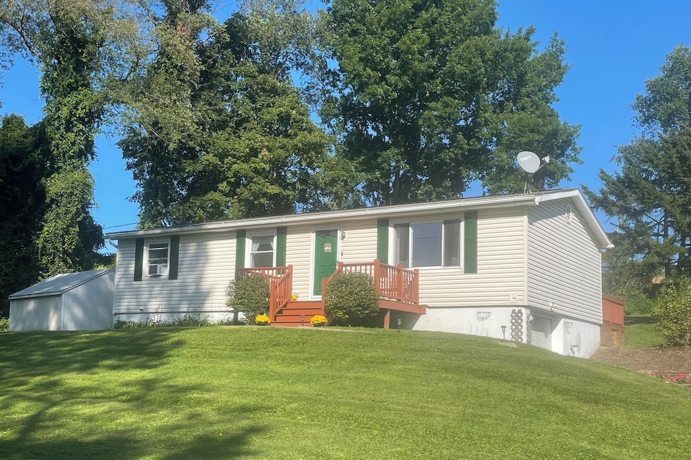 Close to Catamount Mountain Resort, and State Parks.