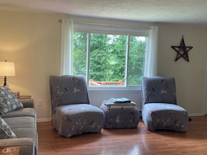 Smart TV, books - Cozy home close to Catamount, State Parks and the Harlem Valley Rail Trail. (Copake)