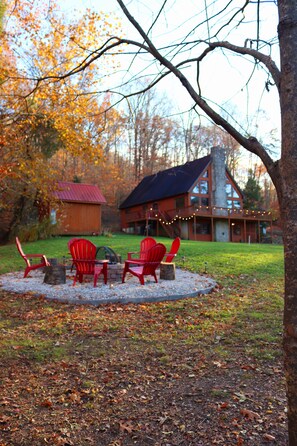 Terrace/patio - Peaceful A-Frame Home in Kentucky • Hot Tub, Sauna & Private Fishing Pond (Irvine)