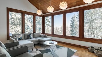 Smart-TV, Kamin, Videospiele, Computerbildschirme