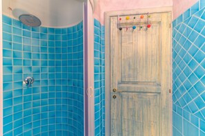 Dusche, Bidet, Handtücher