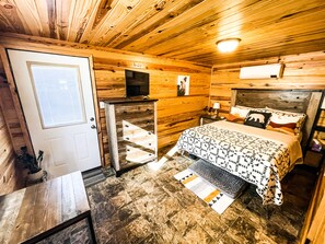 2 bedrooms, iron/ironing board, free WiFi, bed sheets - Cabin #2 • 1 mi to DeGray Lake (Bismarck)