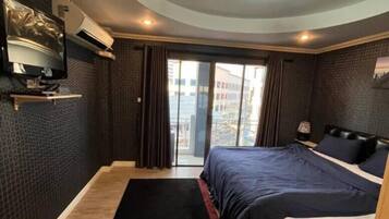 Deluxe Double Room, Balcony | Bed sheets