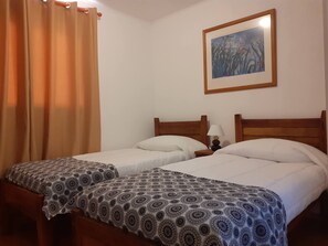 Room - 2 Personas, Bano Privado, Desayuno (Valparaiso)