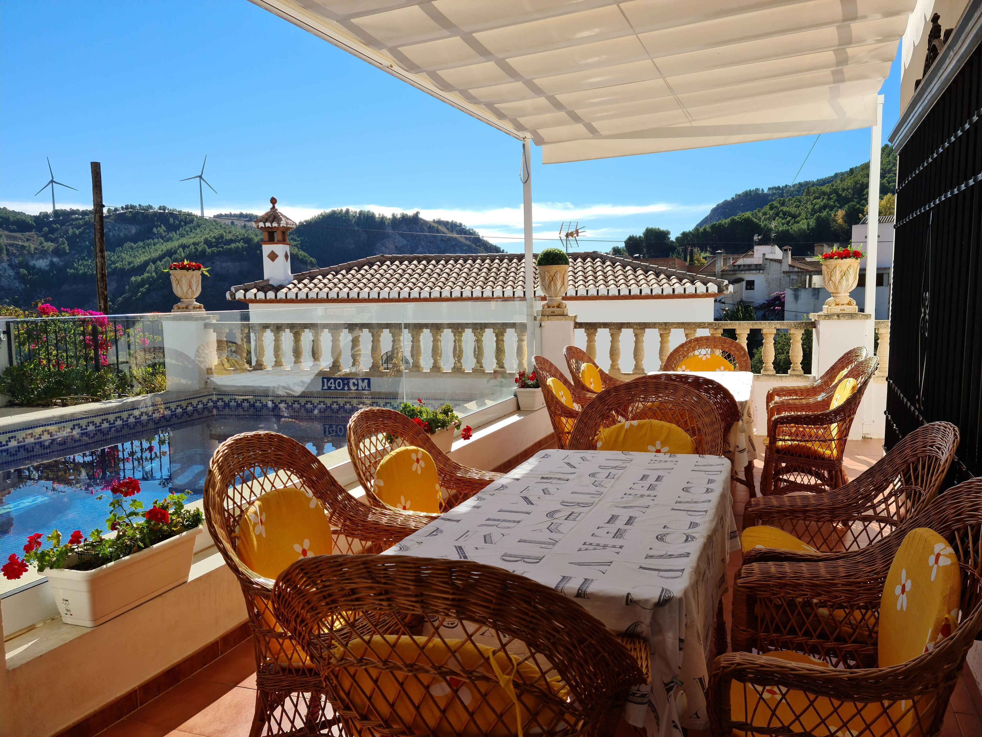 Villa with pool, air conditioning and Wi-Fi