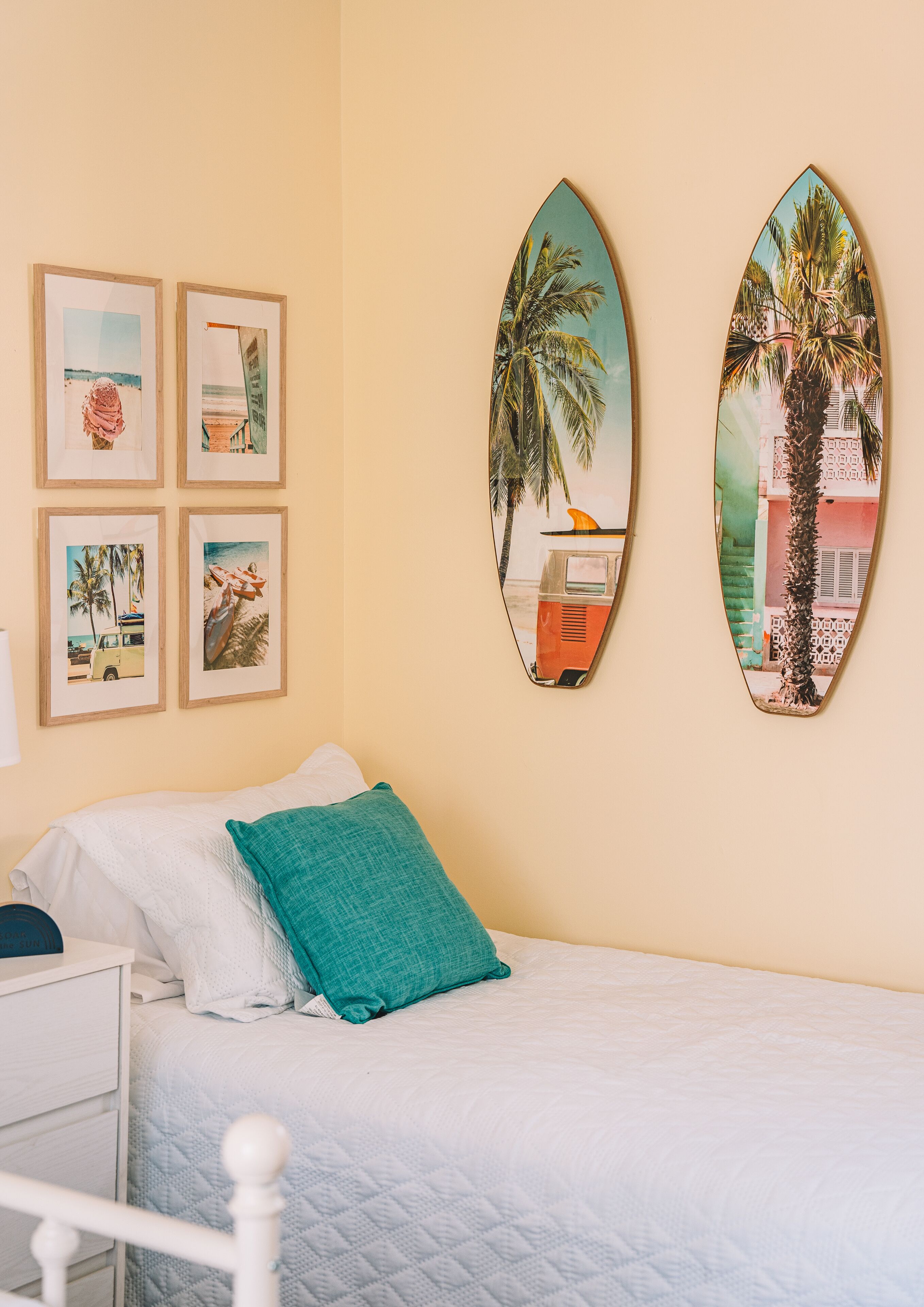  2 Bedroom 2 Bath: Walking distance to Beach