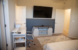 4 bedrooms, iron/ironing board, WiFi, bed sheets