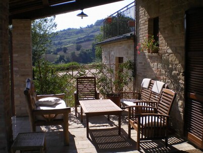 Villa with private pool between the Adriatic beaches and Monti Sibillini National Park