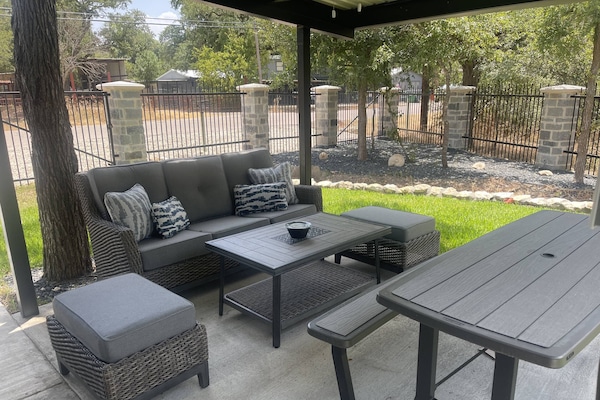 Outside Sitting Area