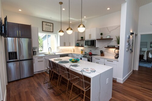 The Cove at Whitney Unit A: Luxury Lakefront Retreat with Semi-Private Cove and Fire Pit