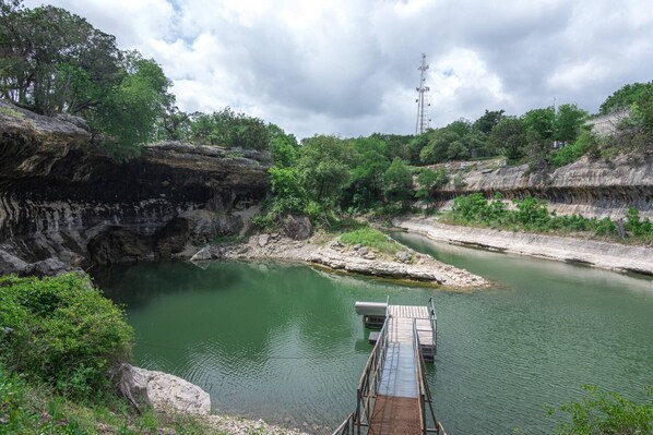 Miscellaneous - The Cove at Whitney Unit A: Luxury Lakefront Retreat with Semi-Private Cove and Fire Pit (Clifton)